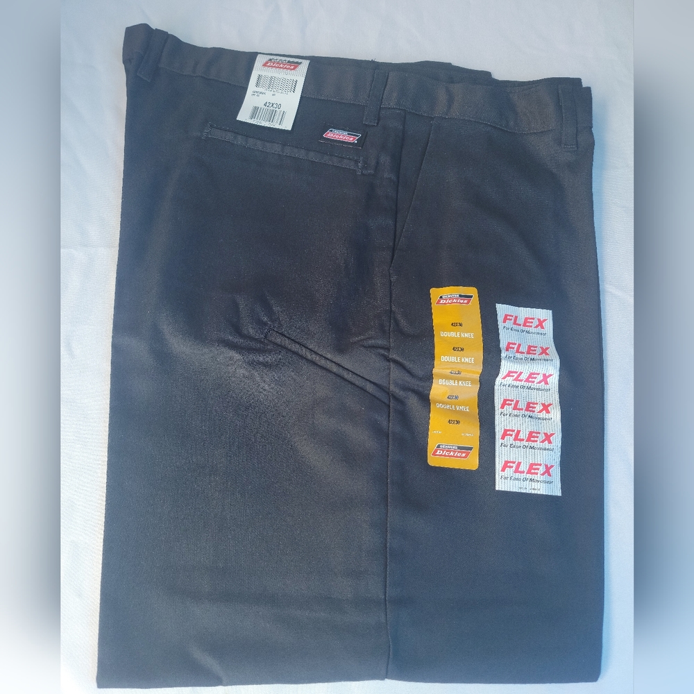 Dickies Men's Work pants. Flex. Black with cell pocket. Flat front